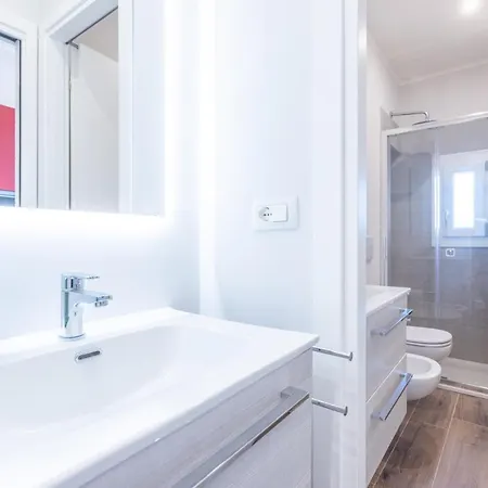 Indipendenza, By Short Holidays 博洛尼亚