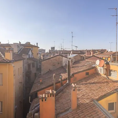 Indipendenza, By Short Holidays *