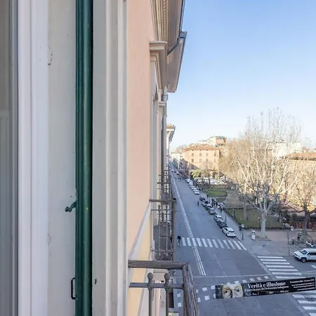 Indipendenza, By Short Holidays 博洛尼亚