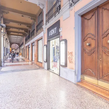 Indipendenza, By Short Holidays *