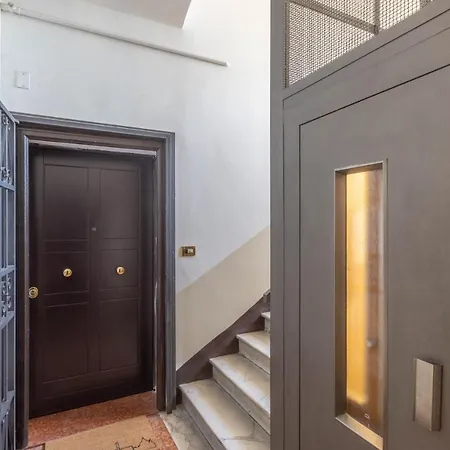 Indipendenza, By Short Holidays Apartment