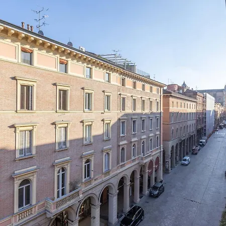 Indipendenza, By Short Holidays