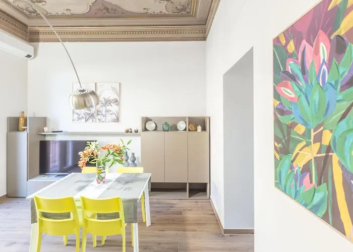 Indipendenza, By Short Holidays *